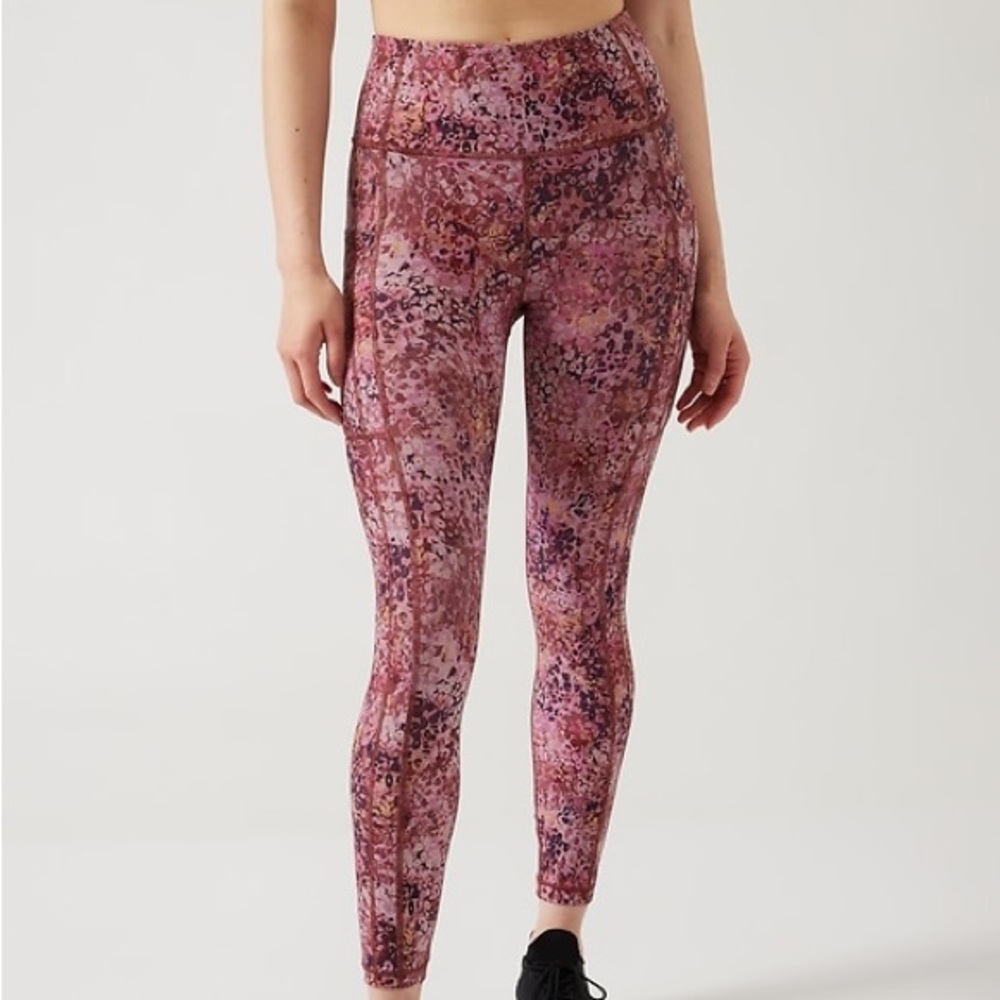 Athleta Ultimate Stash 7/8 Tight